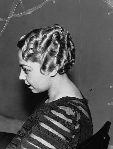 These were called "finger waves." My grandmother said they would use a sugar/water mix to hold th in place. Marcel Waves, 1930s Hair, Finger Wave Hair, 1920s Hair, Finger Waves, Short Sassy Hair, Pin Curls, Sassy Hair, Retro Hairstyles