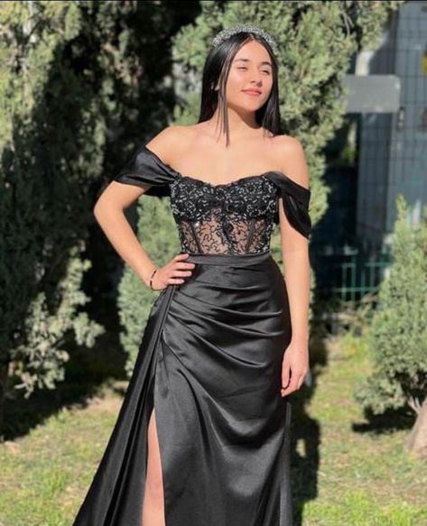 Prom Dress Ideas Unique, Off The Shoulder Prom Dresses, Minimal Dresses, Red Prom Dress Long, Dress Minimal, Quinceanera Dresses Blue, Leg Split, Black Dress Prom, Long Evening Dress