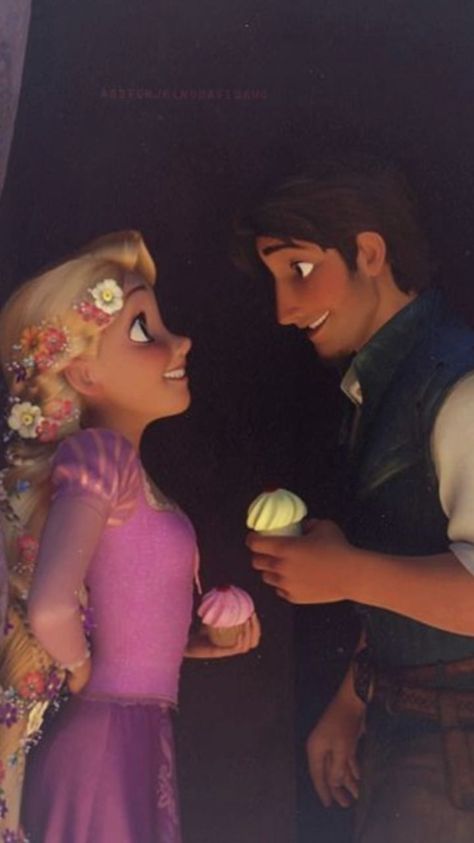 Repunzal Tangled Aesthetic, Rapunzel Movie, Flynn Rider And Rapunzel, Rapunzel Aesthetic, Old Disney Movies, Tangled 2010, Rapunzel And Eugene, Couple Costumes, Disney Background