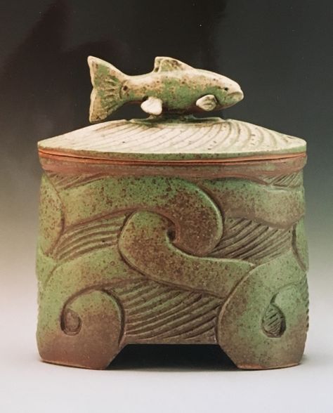 Lidded Slab Box Ideas, Ceramic Lidded Containers, Lidded Vessels Ceramic, Lidded Vessels Ceramic Pottery, Clay Boxes With Lid, Ceramic Box Ideas, Ceramic Boxes With Lid, Pottery Containers, Clay Containers