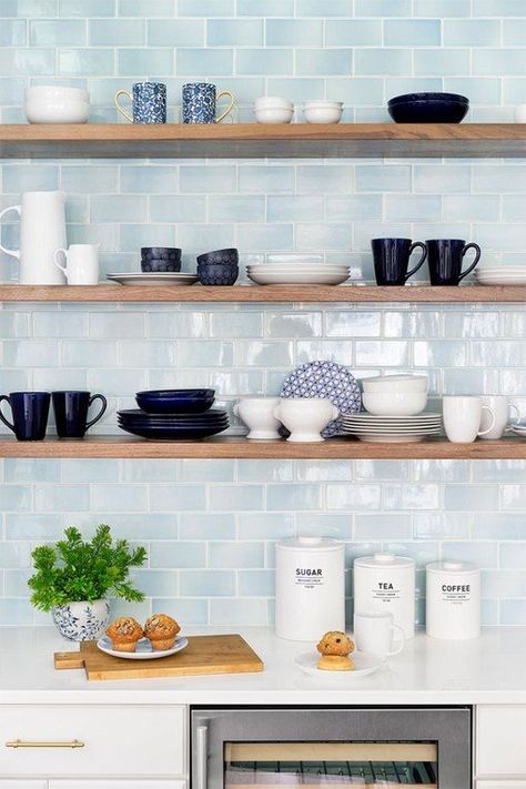 Blue Backsplash Kitchen, Blue Subway Tile, Light Blue Kitchens, Kitchen Splashback Tiles, Simple Kitchen Design, Kitchen Backsplash Designs, Open Kitchen Shelves, Kitchen Splashback, U Bahn