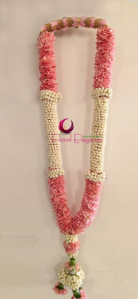 Poo Malai For Engagement, Carnation Garland Wedding Indian, Poola Malalu For Wedding, South Indian Garlands Wedding, Poo Malai For Wedding, Pula Dandalu For Wedding, Maalai For Wedding Reception, Wedding Garlands South Indian Marriage, Garland For Wedding Indian Bride