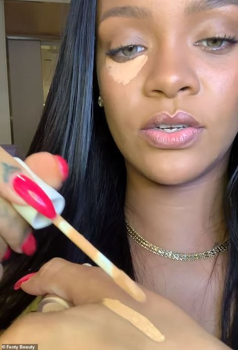 channel Fenty Beauty Products, Beauty Blender Set, Fenty Beauty Makeup, Beauty Makeup Tutorial, Makeup Pro, Old Singers, Makeup Designs, Beauty Blender, Fenty Beauty