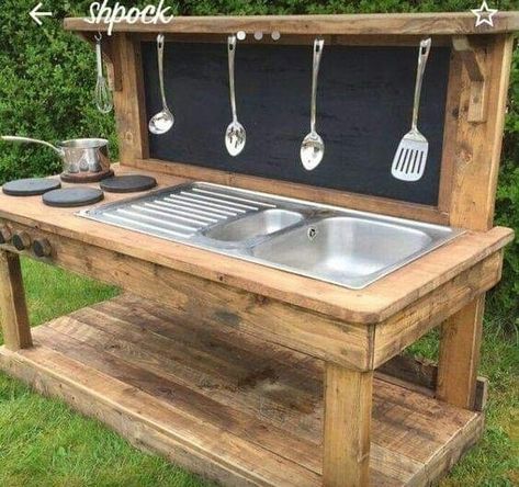 Small Easy Woodworking Projects, Outdoor Kitchen Sink, Small Outdoor Kitchens, Garden Sink, Outdoor Kitchen Plans, Outdoor Sinks, Outdoor Kitchen Patio, Diy Outdoor Kitchen, Samos