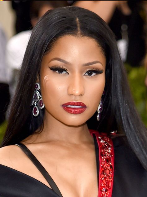 Nicki Minaj Red, Nicki Minaj Makeup, Nicki Minaj Photos, Makeup Icons, Red Lip Makeup, Female Rappers, Red Lip, Nicki Minaj, Boss Babe