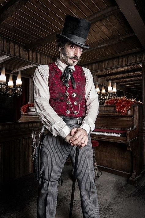 Circus Man, Dark Cabaret, Steampunk Circus, Moda Steampunk, Steampunk Man, Circus Outfits, Mode Steampunk, Steampunk Men, Dark Circus