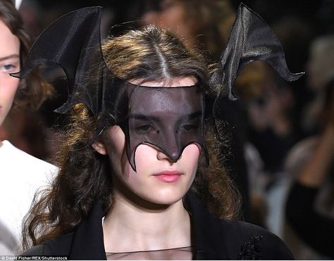 The feted French fashion house's first female artistic director added a hint of gothic with the addition of sheer, bat-like eye masks Bat Fashion, Dior Spring 2017, Christian Dior Gowns, Hanging Leaves, Bat Mask, Dior Gown, Floral Headdress, Winter Arc, Flowery Dresses