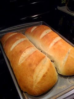 Savory Sides, French Bread Recipe, Puerto Rico Food, Boricua Recipes, Hispanic Food, Puerto Rican Recipes, Cuban Recipes, French Bread, Caribbean Recipes