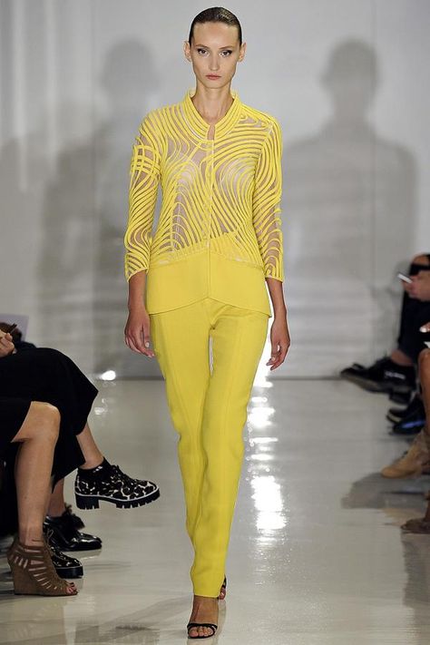 Spring summer 2015 Ralph Lauren Spring 2015, Ralph Rucci, Stylish Sarees, Autumn Street Style, Vogue Fashion, Yellow Fashion, 2015 Fashion, Mellow Yellow, Spring Summer 2015