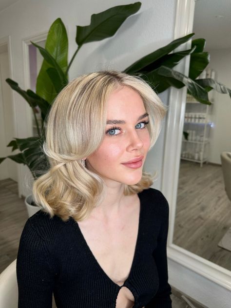 #blondehairstyles #blondebalayage #blondhair #blondehaircolor #hairstyle #hairstyle #hairgoals #stuttgart Hairstyle Hairstyle, Hair 2024, Balayage, Blonde Hair, Blonde, Hair, Quick Saves, Stuttgart