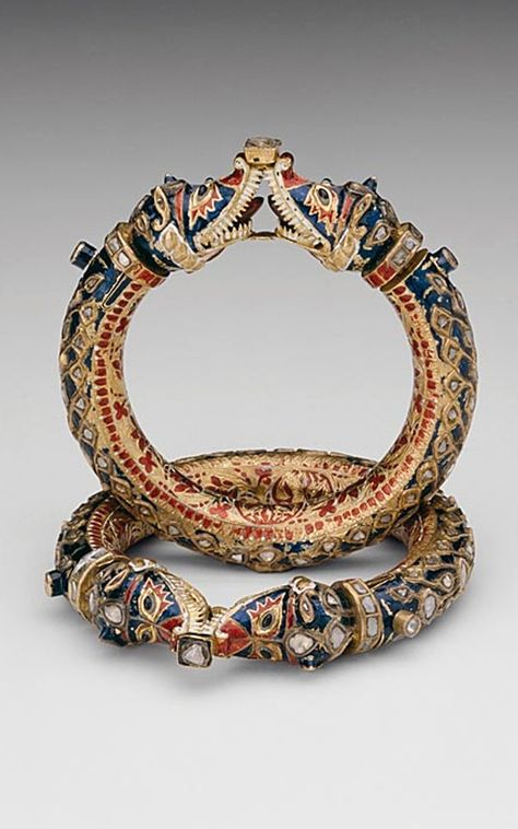 India | Bracelets with Confronting Makara Heads (Karas); Gold, diamonds, and crystalline inset in the kundan technique, with polychrome enamel (minakari) | 19th century.  Rajasthan, Jaipur. Isharya Jewelry, Basra Pearls, Indian Royalty, Rajasthan Jaipur, Exotic Jewelry, Polki Jewellery, Bangles Jewelry Designs, India Jewelry, Ancient Jewelry