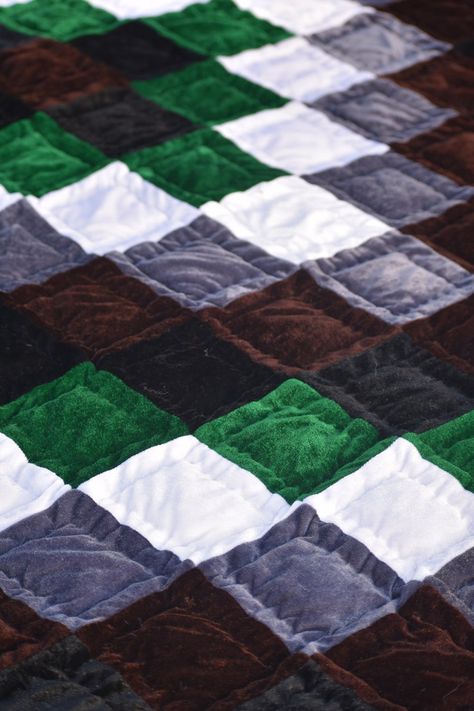 Velvet Quilts, Quilt Diy, Dorm Gift, Velvet Bedspread, Quilted Throw, Homemade Quilts, Quilted Throw Blanket, Unique Blankets, Quilt Comforter