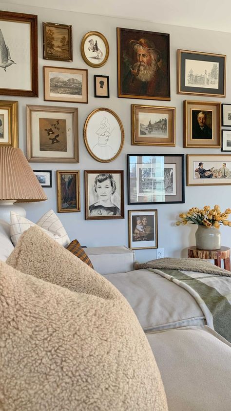 Photo Wall With Different Frames, Wall Art Classical, Idea For Wall Decoration, Vintage Gallery Wall Above Couch, Wall Of Framed Photos, Vintage Photo Wall Collage Living Room, How To Style Wall Above Couch, Gallery Wall Ideas Above Couch, Antique Gallery Wall Living Room