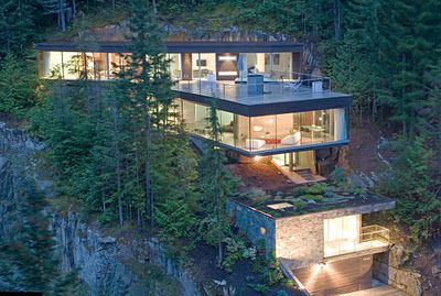 Modern slope house design, Canada...Surrounded by jaw dropping scenery...Wonder what would happen if there's a mudslide? Slope House Design, Slope House, Timber Slats, Hillside House, Cliff House, Brno, House Built, House On A Hill, House Architecture Design