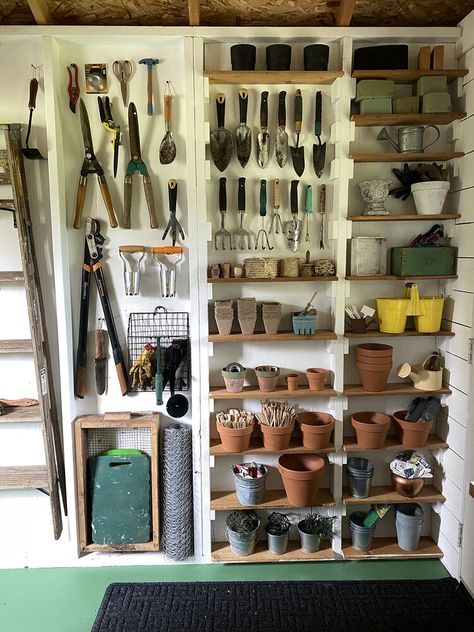 Garden Shed Makeover, Garden Shed Interiors, Shed Makeover, Greenhouse Shed, Backyard Greenhouse, Garden Tool Storage, Greenhouse Gardening, Potting Shed, Ideas Garden