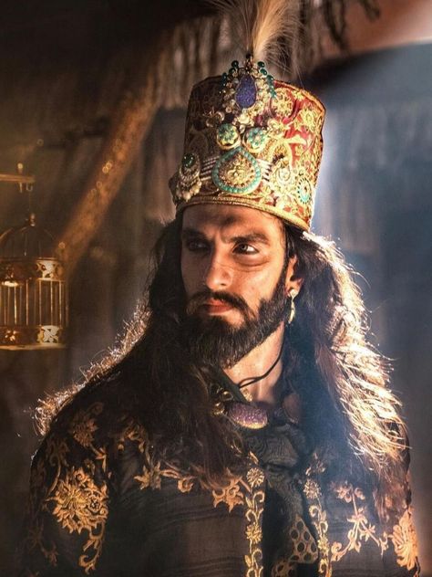 Allaudin khilji king of afghanistan . Pashto pukhtoons pashtoons afg kabul jan . Brave legends kings crowns 🇦🇫🇦🇫🔥❤👑👑👑 Ranveer Singh Padmavati, Sultan Alauddin Khilji, Ranveer Singh Beard, Padmavati Movie, Alauddin Khilji, Yash Raj Films, Lee Pace, Ranveer Singh, Shah Rukh Khan