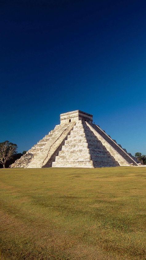 Maya Pyramid,Honduras Maya Pyramid, 7 World Wonders, Mexico Wallpaper, Pyramids Egypt, Temple Photography, Mayan Cities, Destination Voyage, Ancient Architecture, Travel Life