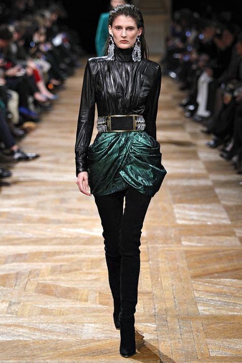 Balmain Fall 2013 Ready-to-Wear Collection - Vogue Gold Runway, Balmain Fashion, Balmain Collection, Wrap Skirts, Look Vintage, Vogue Paris, Blazers For Women, Designer Collection, Couture Fashion