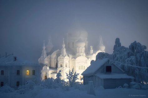 Russian Architecture, Six Feet Under, Perm, The Snow, Pretty Pictures, At Night, Beautiful Places, Russia, The Globe