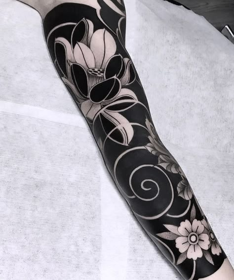 Neo Japanese Tattoo, Tato Irezumi, Tato Realis, Japanese Tattoo Sleeve, Neo Japanese, Simple Ghost, Backpiece Tattoo, Blackout Tattoo, Manga Tattoo