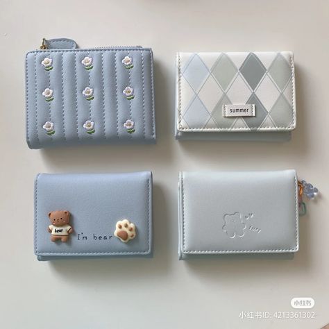 Stylish School Bags, Cute School Stationary, Simple Wallet, My Style Bags, Trendy Purses, Aesthetic Bags, Jewelry Aesthetic, Cute Wallets, Dior Jewelry