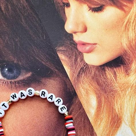 Taylor Swift Funny, Crossed Fingers, Friendship Bracelets, Taylor Swift, In This Moment, Instagram