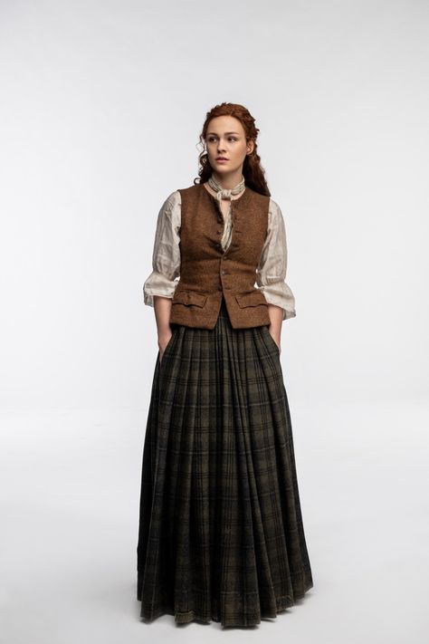 Emeline Letellier on Twitter: "Day 423 season 4 ♥️👑💯🥰 #outlander #outlanderseason4 #brianna #mackenziemonday #themackenzies #sophieskelton #mondays #queen #wc #briannafrasermackenzie #500daysofoutlander… https://t.co/xtwm6Uuu3g" Brianna Outlander, Outlander Brianna, Traditional Scottish Clothing, Brianna Fraser, Outlander Style, Ancient Clothes, Sophie Skelton, Scottish Dress, Outlander Costumes