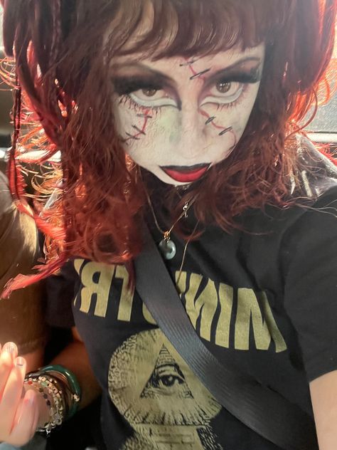 Rob Zombie Makeup, Rob Zombie Makeup Ideas, Athena Makeup, Cute Zombie Makeup, Rob Zombie Acrylic Nails, Zombie Makeup Ideas, Zombie Pfp, Zombie Cutecore Pfp, Rob Zombie Halloween 2