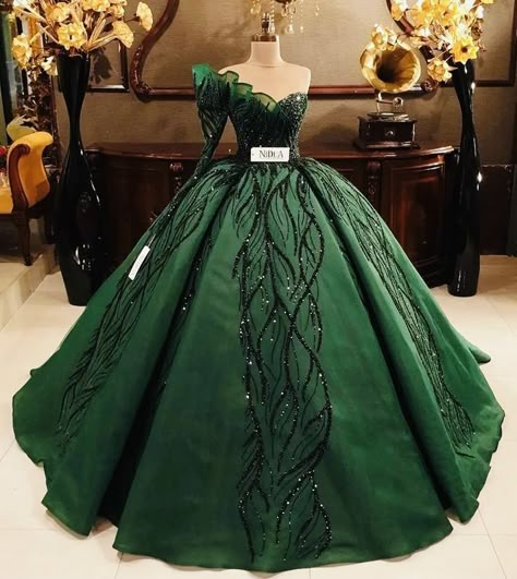 Beautiful Gown Designs, Green Ball Gown, Masquerade Ball Gown, Pretty Quinceanera Dresses, African Dresses For Kids, Dinner Dress Classy, Stylish Short Dresses, Fancy Dress Design