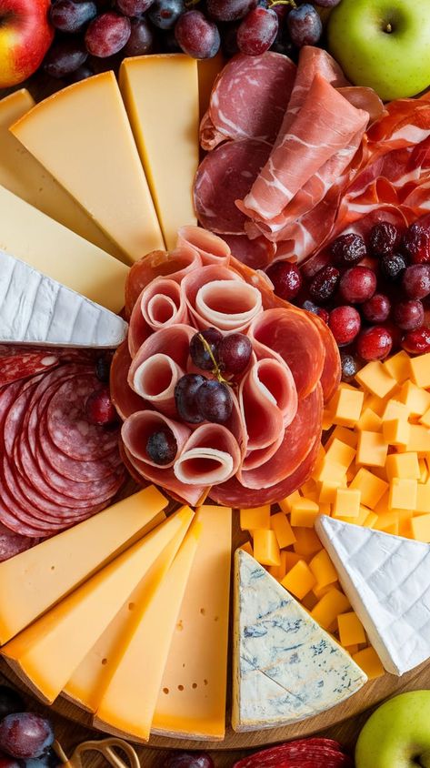 13 Affordable & Epic Cheese Board Ideas for Your Winter Holiday Gatherings Cheese Plate Ideas, Cheese Platter Ideas, Yum Snacks, Cheese Board Ideas, Vegan Cheese Boards, Snack Pairings, Mini Cheese Boards, Holiday Cheese Boards, Holiday Cheese