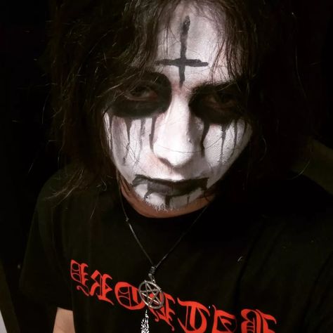 Corpse Paint Ideas Men, Corpse Makeup Tutorial, Corpse Paint Tutorials, Corpse Face Paint, Corpse Paint Men, Corpse Paint Makeup, Corpse Paint, Paint Inspo, Makeup Idea