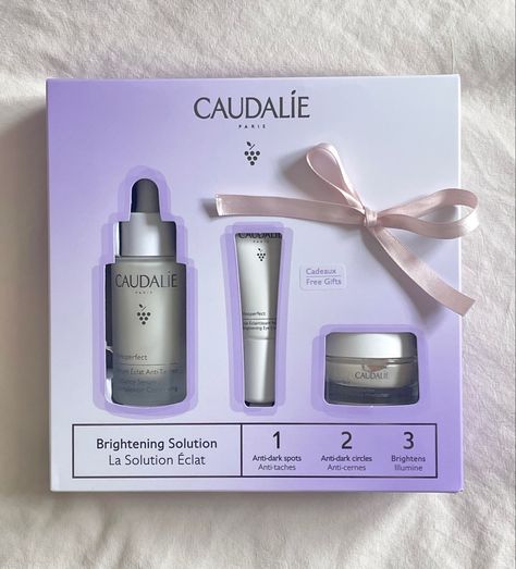 Caudalíe vinoperfect set, caudalie, skincare set, brightening skincare, pink pilates princess, feminine, girly, soft life, face serum, aesthetic skincare, christmas gift ideas Face Serum Aesthetic, Serum Aesthetic, Caudalie Skincare, Skincare Christmas, Brightening Skincare, Pink Pilates Princess, French Skincare, Aesthetic Skincare, Pink Pilates