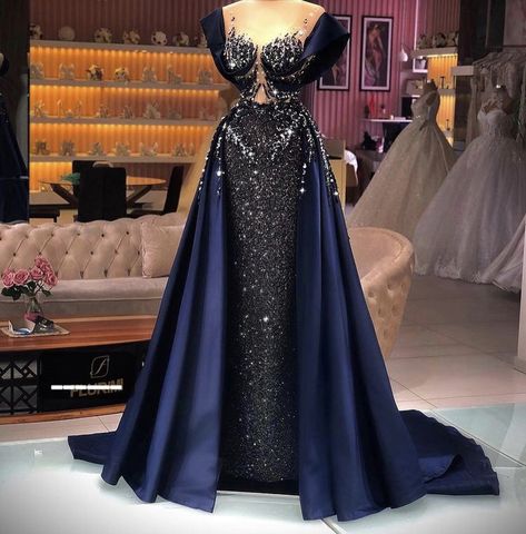 Dark Blue Gown Elegant, Royal Blue Gowns Elegant, Dark Blue Ball Gowns, Royal Dresses Queens Gowns, Dark Blue Evening Gown, Blue Royal Dress, Queen Outfits Royal, Royal Blue Wedding Dress, Dark Blue Gown