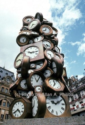 Clock Sculpture at Gare du Nord, Paris Clock Sculpture, Clock Installation Art, Ancient Clock, Weird Clocks Design, Paris Clock Tower, Big Clocks, Big Clock, Outdoor Clock, Unusual Clocks