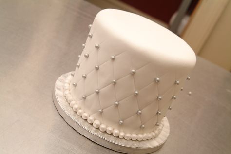 Silver beaded fondant cake with a white fondant pearl trim! Birthday Cake With Pearls, Simple Fondant Cake, Cake With Pearls, White Fondant Cake, Queens Birthday Cake, White Fondant, Fondant Cakes Birthday, White Birthday Cakes, Pearl Cake