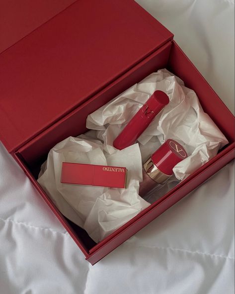 pr, unboxing, valentino, makeup, luxury makeup Valentino Makeup, Valentino Beauty, Pr Unboxing, Makeup Package, Defying Gravity, Makeup Gift, Colorful Eyeshadow, Luxury Makeup, Instagram Quotes Captions