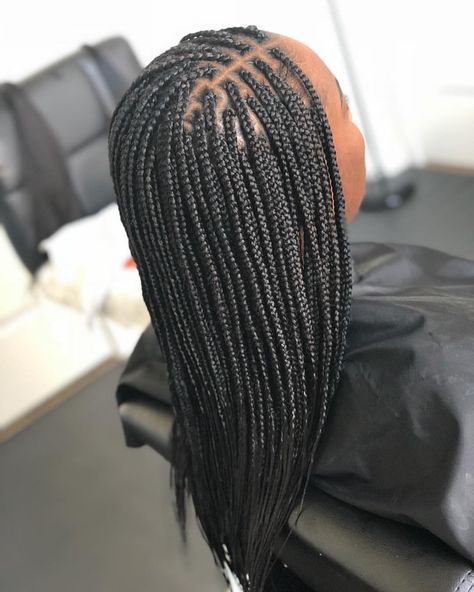 Per request, client asked for install to not be as full. Even after using about a bundle & a half less, install still looks full AND client… Layered Braids, Braided Hairstyles Box Braids, Hairstyles Box Braids, Braids Boxbraids, Blonde Box Braids, Short Box Braids, Jumbo Box Braids, Long Box Braids, Small Braids