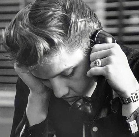 Young Elvis, Elvis Presley Pictures, Elvis And Priscilla, Talking On The Phone, Elvis Presley Photos, Priscilla Presley, Lisa Marie Presley, On The Phone, Graceland