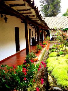 MI COLOMBIA on Pinterest | Colombia, Medellin Colombia and ... Small House Design Kerala, Mexican Hacienda, Diy Garden Fountains, Colombia South America, Colombia Travel, Casas Coloniales, Beautiful Patios, Beach House Design, Village House Design