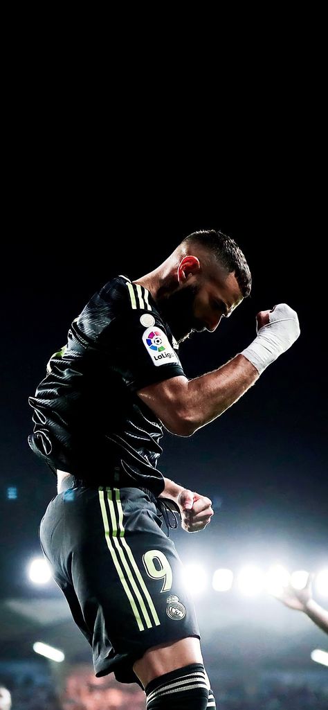 Benzema Wallpapers Hd Wallpaper, Real Madrid Wallpapers Aesthetic, Karim Benzema Wallpapers, Aesthetic Football Wallpaper, Benzema Wallpapers, Real Madrid Aesthetic, Benzema Wallpaper, Wallpaper Benzema, Real Madrid Poster