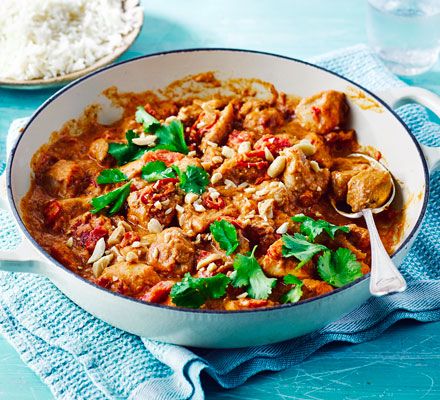 The whole family will love this new, budget chicken dish. Any leftovers freeze well and make a handy lunch Ayam Mentega, Dinners Healthy, Peanut Butter Chicken, Kari Ayam, Menu Sarapan Sehat, Chicken Recipes Video, Chicken Health, Butter Chicken Recipe, Ingredient Labels