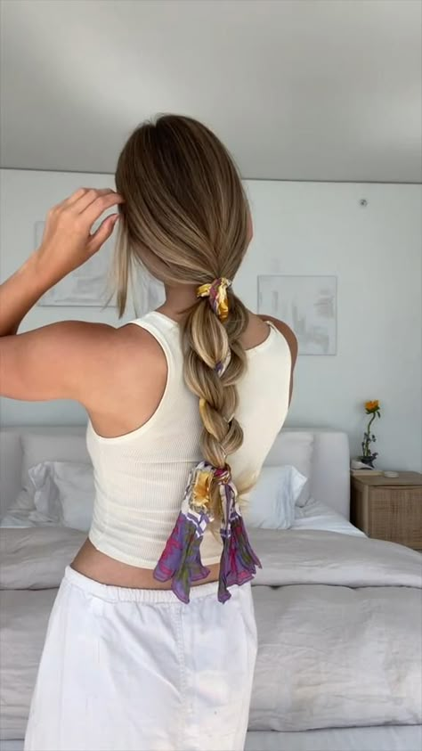 Hairstyle tutorial, scarf hairstyle, scarf braid, summer hairstyle tutorial, hairstyle ideas. Video tiktok: @kirstenzellers Hair Scarf Ideas, Hairstyle Scarf, Scarf Braid, Braided Scarf, Work Hair, Scarf Ideas, Hair Scarf Styles, Braided Styles, Video Tiktok