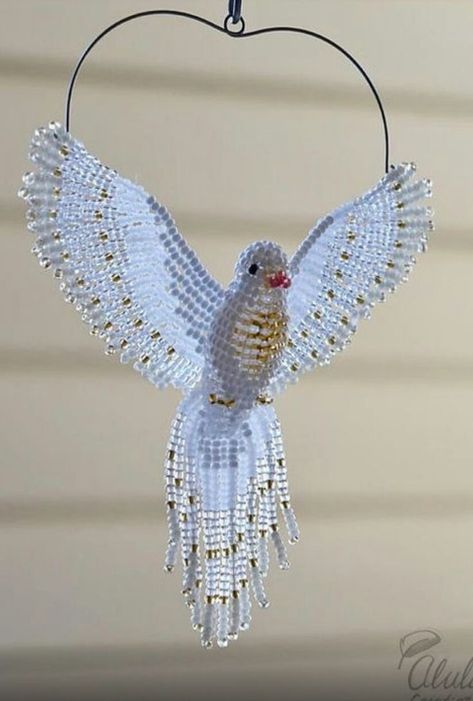 How To Make Seed Bead Animals, Beaded Birds Pattern, Bead Art Projects, Beaded Animals Tutorial, Seed Bead Art, Seed Bead Jewelry Patterns, Seed Bead Crafts, Bead Crafts Diy, Beads Craft Jewelry