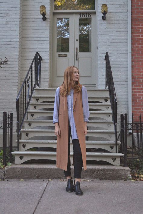 Lidiya B., shot in Montreal for Comme Un Tournesol, via Lookbook. Long Sweater Vest, Sweater Vest Outfit, Cape Fashion, Fall Vest, Olive Jacket, Fall Outerwear, Hello Fashion, Long Vests, Cargo Trousers