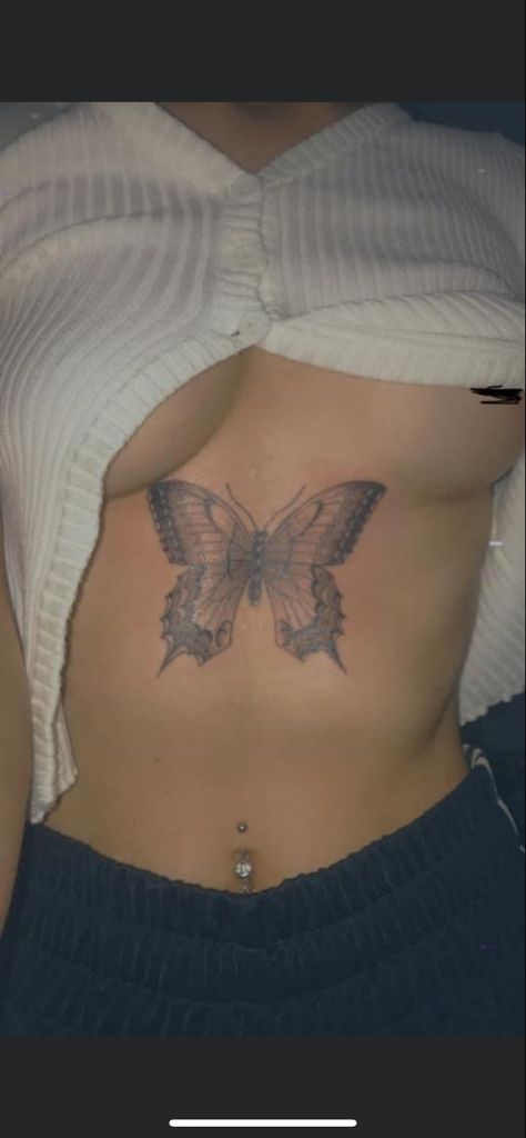 In Between Chest Tattoo Female Black, Tattoo In Between Chest Woman, In Between Chest Tattoo, Messy Hair Boy, Tattoed Women, Chest Tattoos For Women, Tattoed Girls, Hot Tattoos, Elegant Tattoos