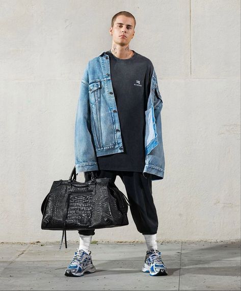 Balenciaga Street Style, Balenciaga Outfits, Indie Fashion Men, Balenciaga Outfit, Chicos Fashion, Justin Bieber Outfits, Justin Bieber Style, Justin Bieber Photos, Streetwear Essentials