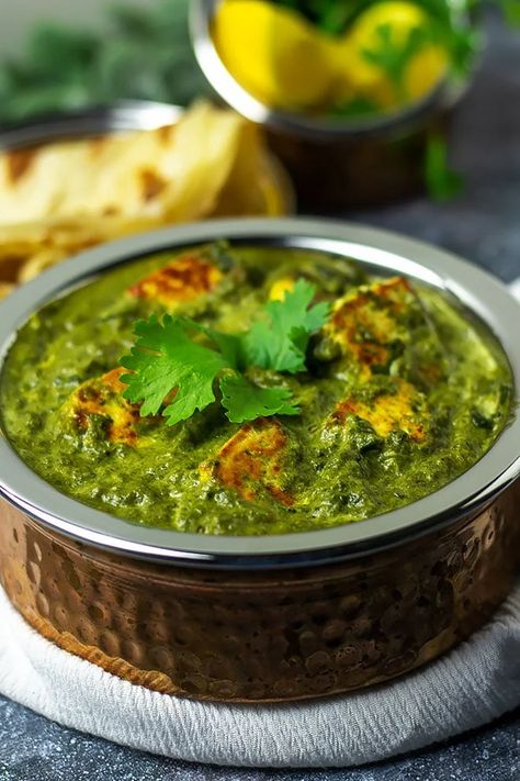 Palak Recipes Indian, Frozen Spinach Recipes, Paneer Recipe Video, Palak Paneer Recipe, Homemade Paneer, Jain Recipes, Paneer Recipe, Indian Street Food Recipes, Vegetarian Dish