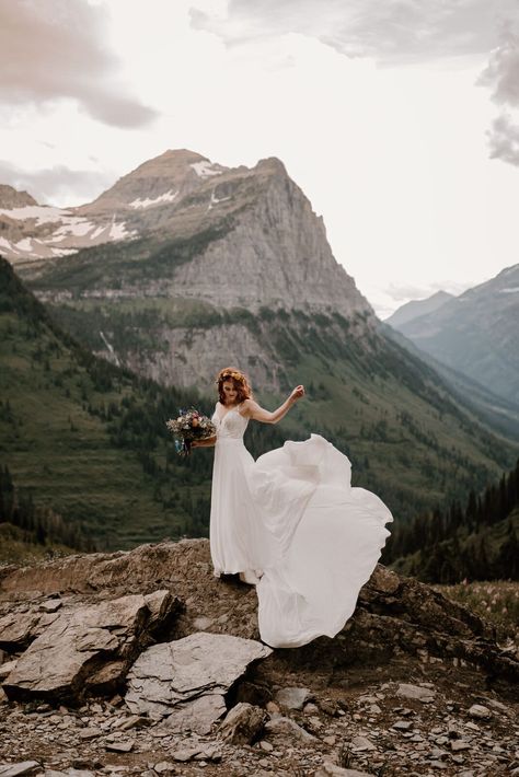 One of my favorite elopements of 2020 was Faith and Ron’s Glacier National Park elopement. From the amazing temps to the constant beauty at every turn, Glacier National Park is a place that my husband and I have loved for a long time. Hiking Elopement Wedding Dress, Wedding Hair Mountains, Mountain Elopement Flowers, Wedding Dresses For Mountain Wedding, Bridal Photos Mountains, Mountain Top Wedding Dress, National Park Wedding Dress, Wedding Photoshoot Mountain, Wedding Dress Mountain Brides