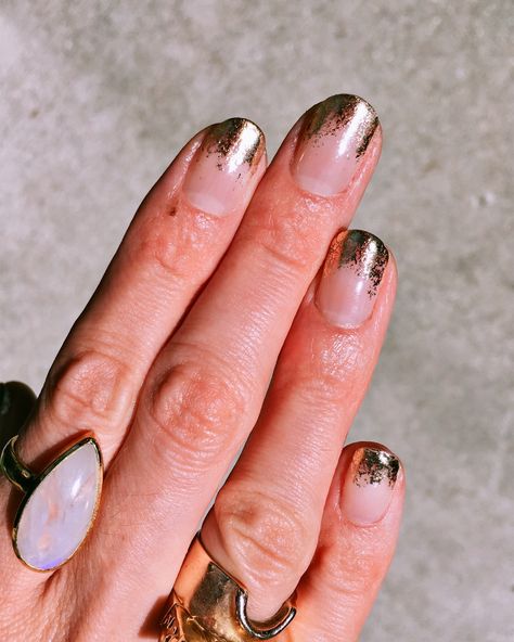 Nail Negative Space, Short Nail Foil Designs, Nail Art Negative Space, Fall Negative Space Nails, Negative Space Manicure, Gold Foil Nails, Palm Nails, Negative Space Nail Art, Negative Space Nails