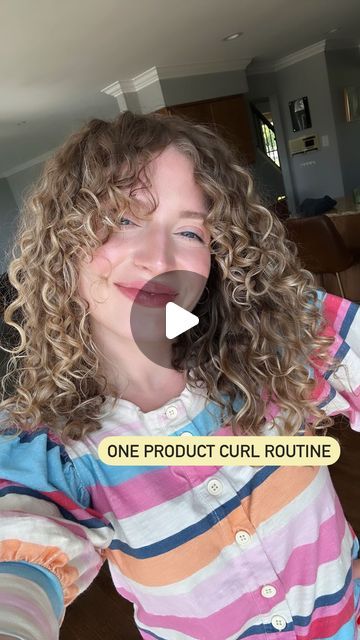 How To Style Curly Bangs, French Curly Hair, Curly Tutorial, Curl Routine, Curl Care, Curly Hair Videos, Curly Bangs, Curly Girl Method, Hair Raising